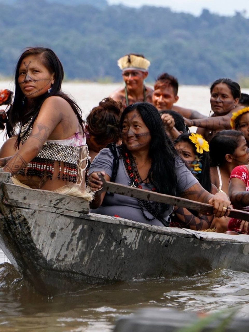 Munduruku im Boot