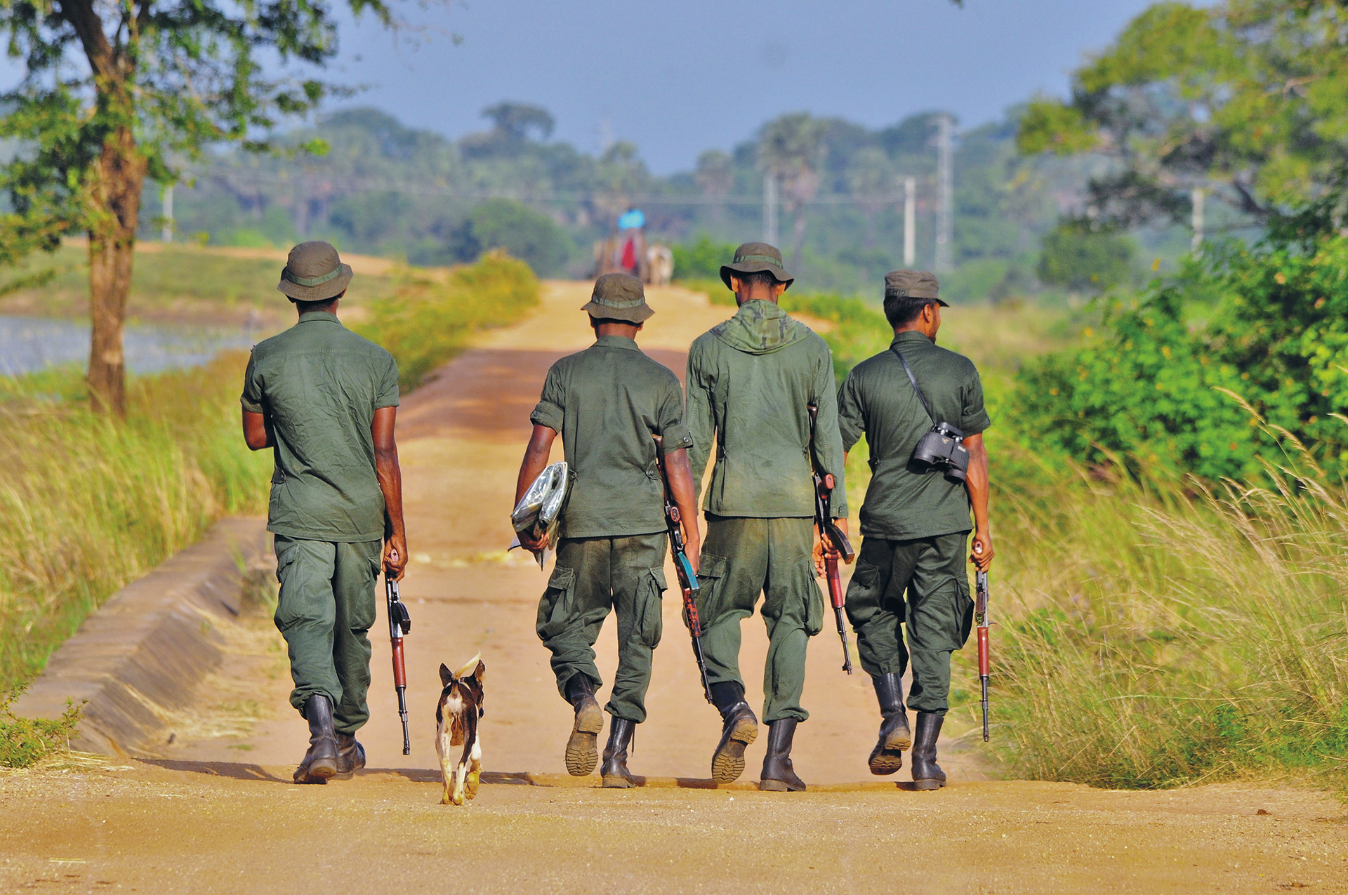 Des soldats armés au Sri Lanka.