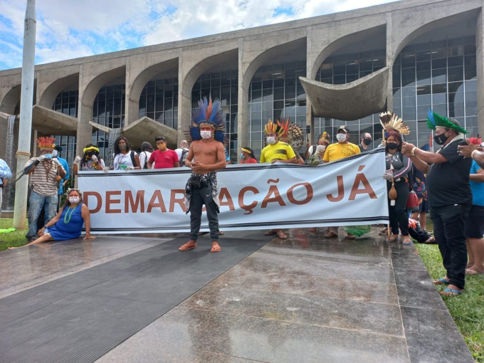 Indigene protestieren in Brasilia.